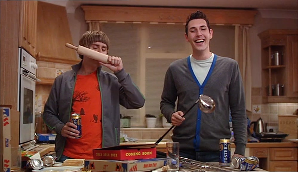 - IT'S STILL GOT THE SMELL. - IT'S A ROLLING PIN. 