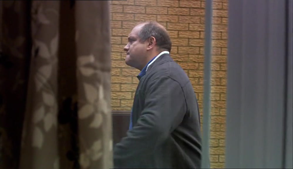 - HAS HE GONE? - SHIT! HE'S GOING TO TRY THE BACK DOOR. 