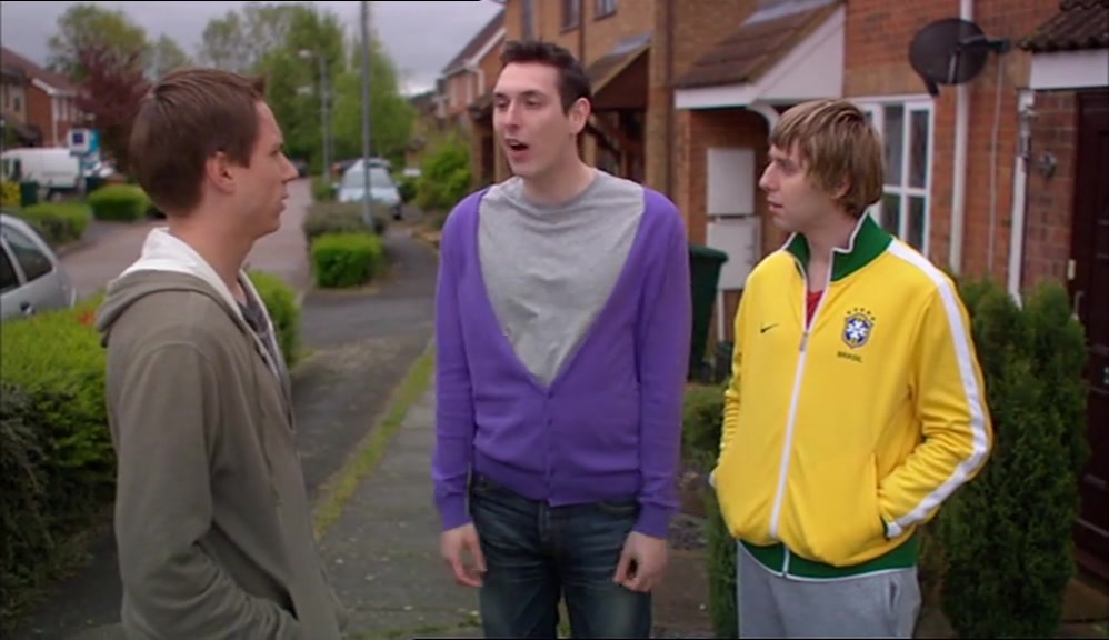 - THIS IS JUST A LAUGH. GIVE IT A GO, SI. - DON'T THINK SO. 