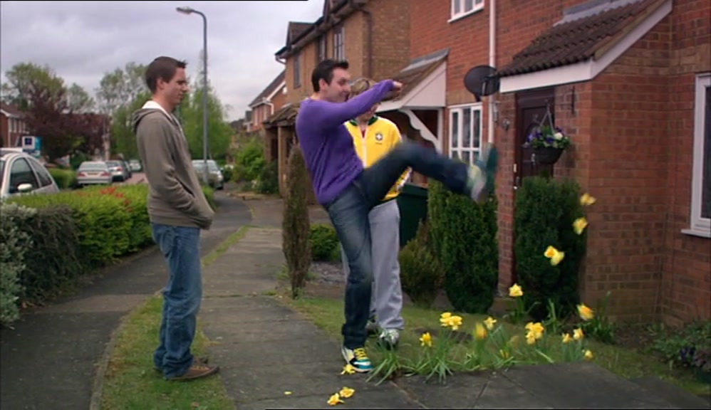 DON'T WORRY, SI, IT DON'T HURT THEM, THEY AIN'T GOT FEELINGS. LOOK. 