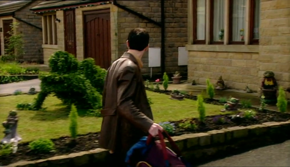 - HELLO, AUNTIE VAL. - COME INSIDE. QUICKLY, QUICKLY... 