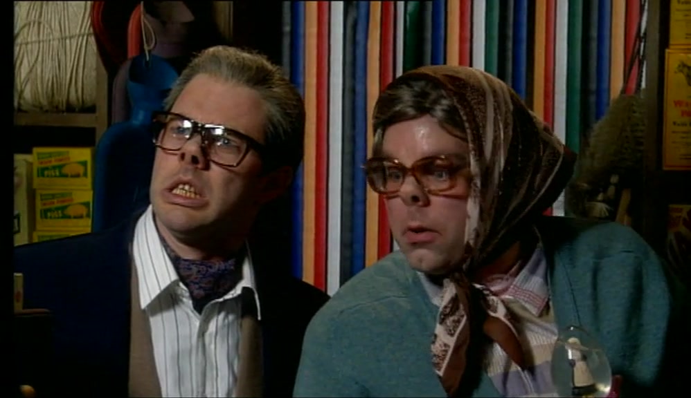 - HE ASKED ME TO OPEN THE TILL. - NO! 