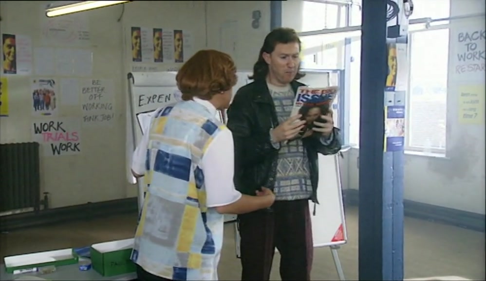 - A POUND. - HAVE A FIVER. YOU SEE, ROSS? 