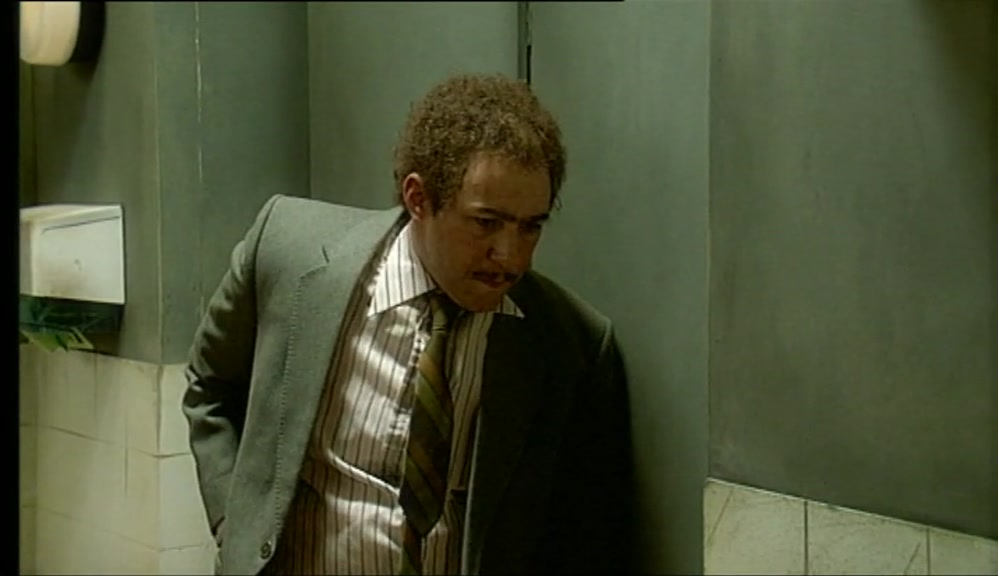 - WHAT ARE YOU DOING? - I'M ON THE TOILET. 