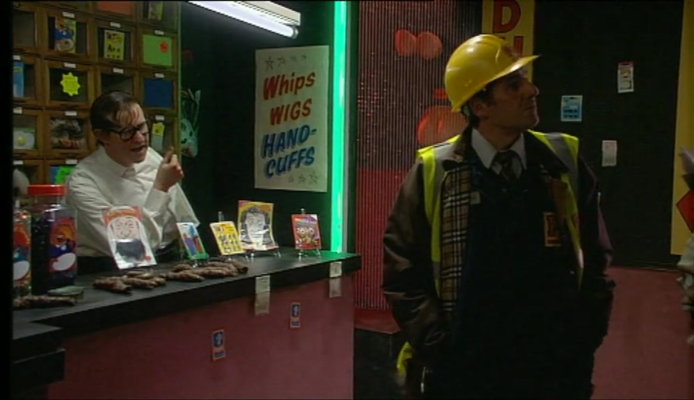 - YES, PAL. CAN I HELP? - I'M JUST BROWSING. 