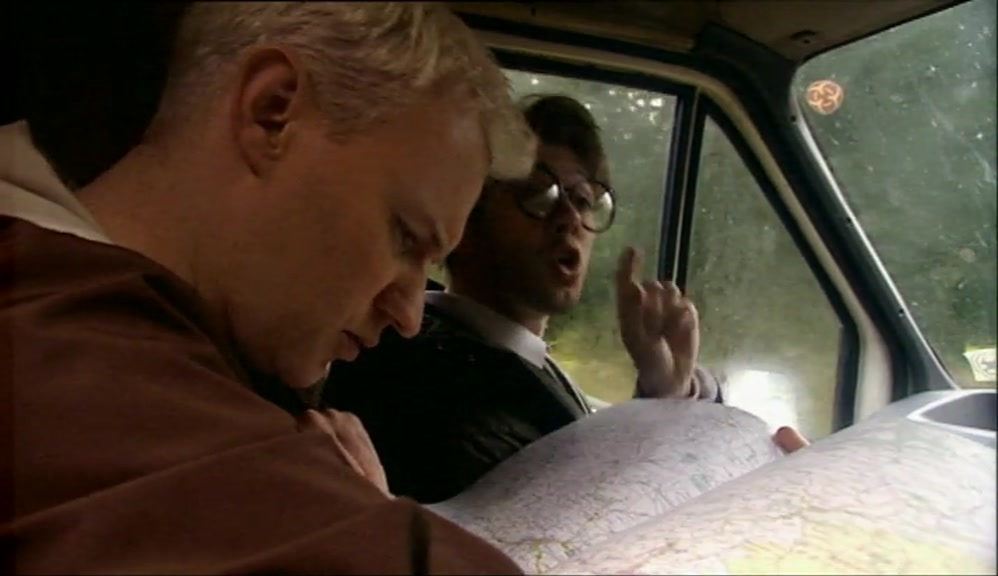 COME ON, GUYS! IN THE ROUND. GO TO JOHN GLOVER, GO TO JOHN GLOVER... 