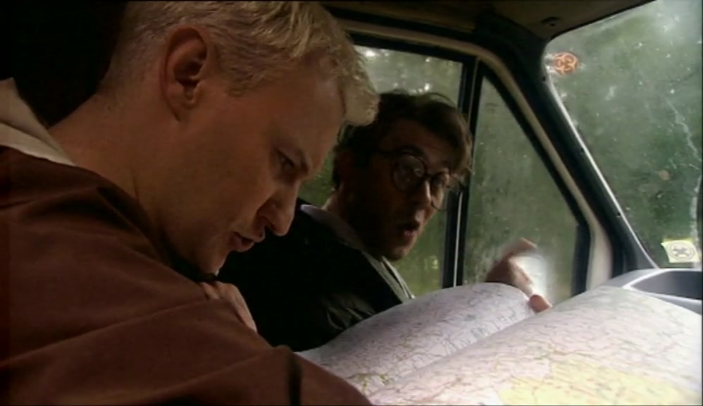 COME ON, GUYS! IN THE ROUND. GO TO JOHN GLOVER, GO TO JOHN GLOVER... 