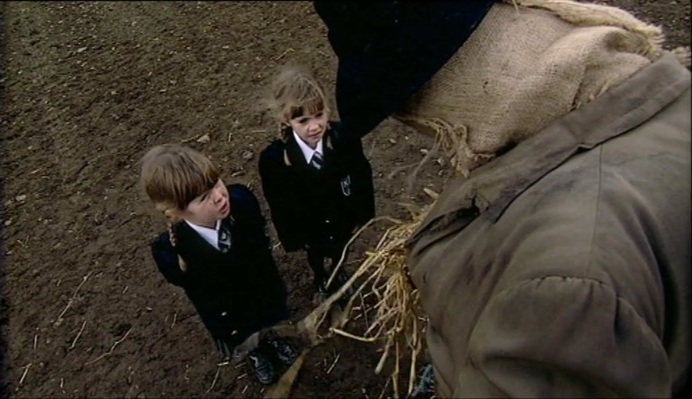 MR SCARECROW, YOU LOOK MESSY. YOUR HEAD'S ALL OUT OF SHAPE. 
