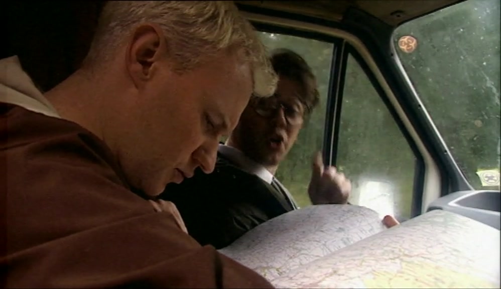 COME ON, GUYS! IN THE ROUND. GO TO JOHN GLOVER, GO TO JOHN GLOVER... 