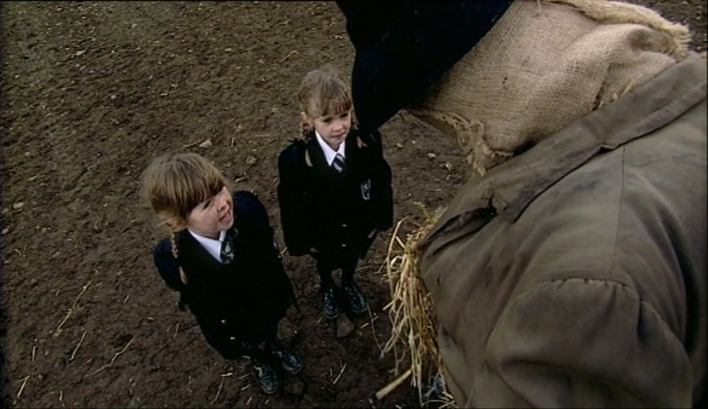 MR SCARECROW, YOU LOOK MESSY. YOUR HEAD'S ALL OUT OF SHAPE. 