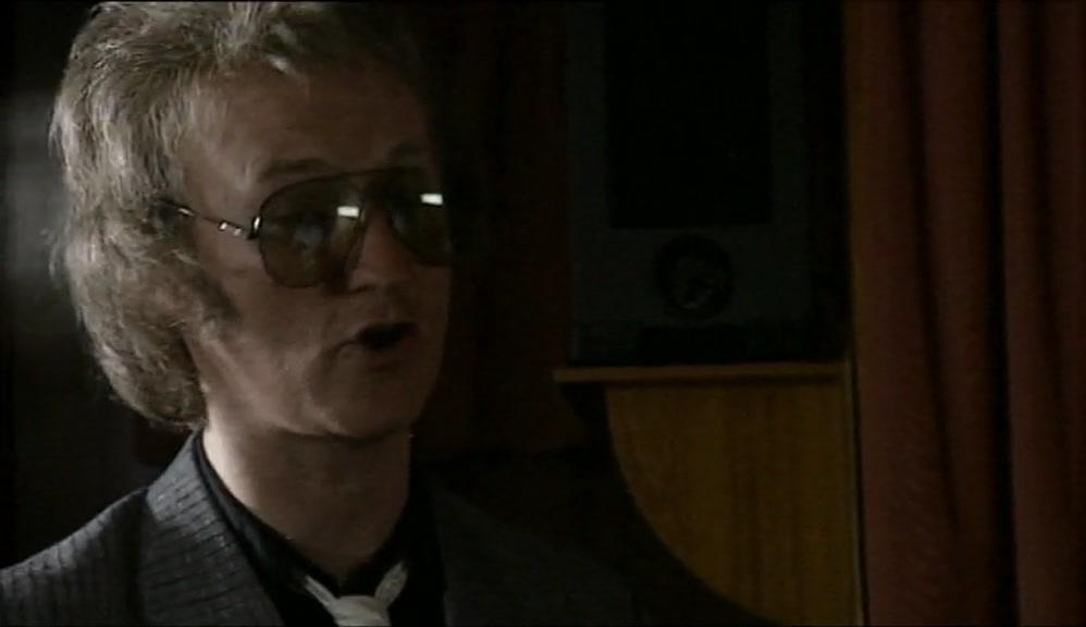 IT'S NOT THE SAME. GIVE US A GO ON YOUR STRAT, I'LL TEACH YOU VOODOO LADY. 
