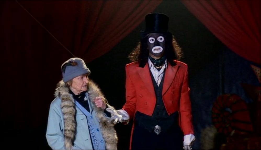 - WHAT?! - GIVE IT TO PAPA LAZAROU! 