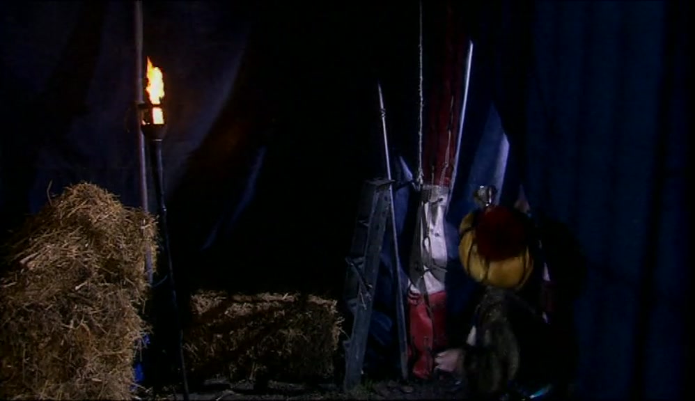 GOOD EVENING, LADIES AND GENTLEMEN. MY NAME IS PAPA LAZAROU. 