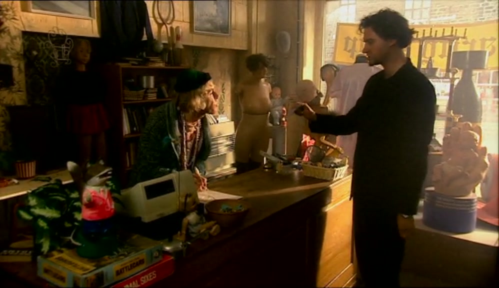 - EXCUSE ME. HOW MUCH IS THIS? - HASN'T IT GOT A PRICE ON IT? 