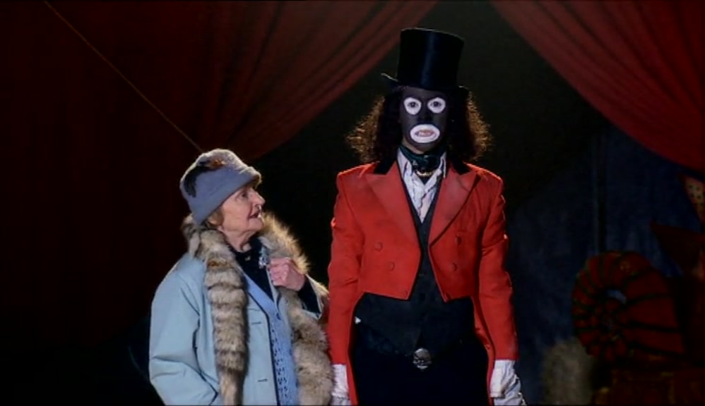 - IS THAT YOU, GEORGE? - YES, IT IS! ASK ME A QUESTION! 