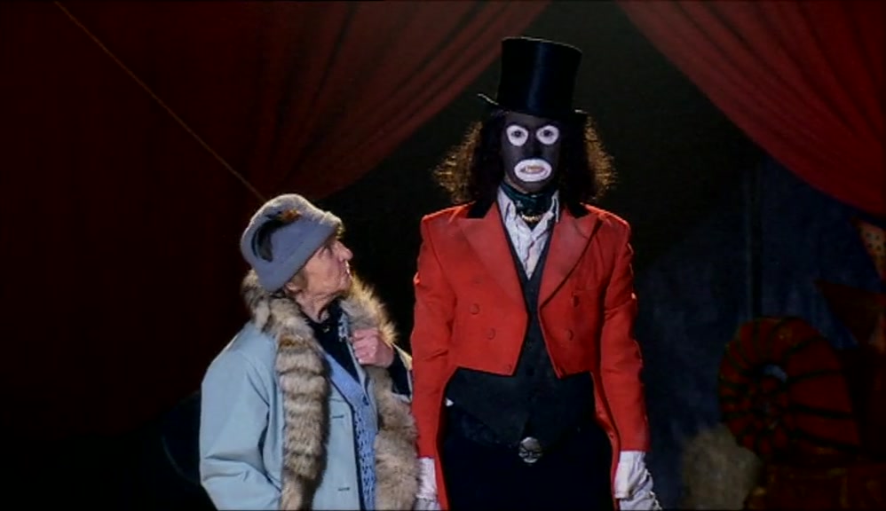- IS THAT YOU, GEORGE? - YES, IT IS! ASK ME A QUESTION! 