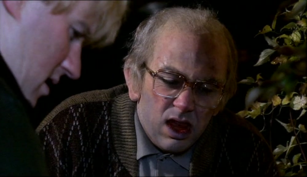 - OH, GOD, WHAT'S THAT?! - JUST A BIG ELECTRIC TOOTHBRUSH. 