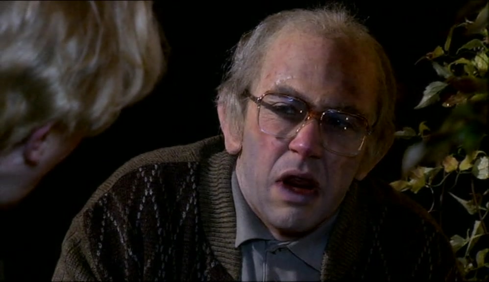 - IT DON'T HURT HIM, VET'NARY? - NO, NO, JUST A BIT ABRASIVE. 