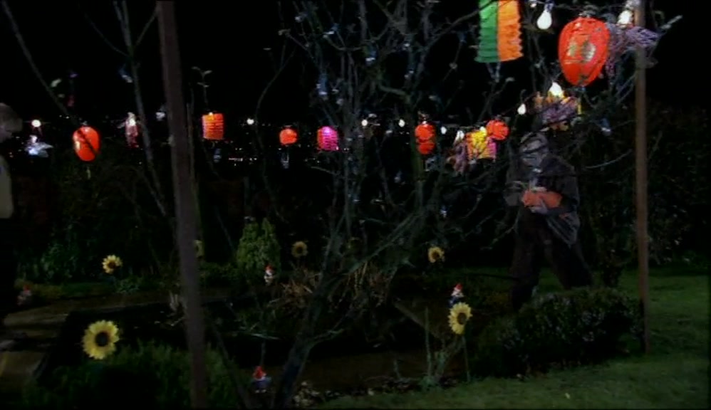 - THANKS FOR COMING OUT SO LATE. - NO PROBLEM, MR HART. 