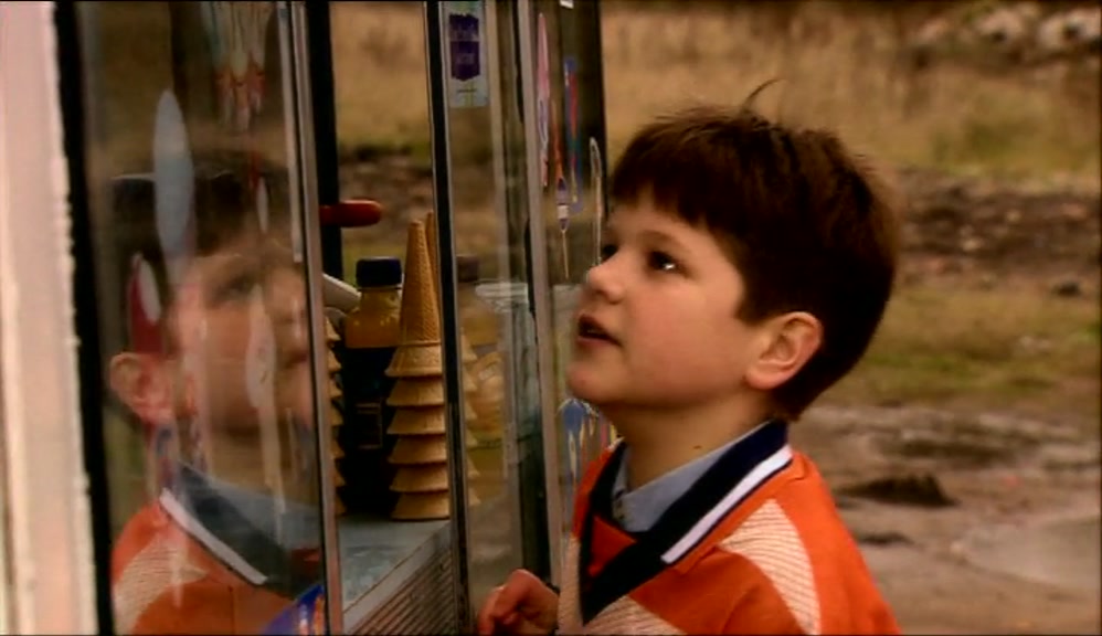 - CAN I HAVE A CORNET, PLEASE? - RIGHTO. THAT'LL BE 80P, PLEASE. 