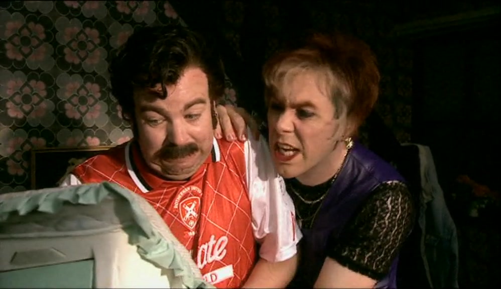 - SHE DON'T MEAN THAT, JADE! - I CAN'T SEE COLOURS! 