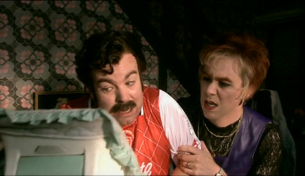 - SHE DON'T MEAN THAT, JADE! - I CAN'T SEE COLOURS! 
