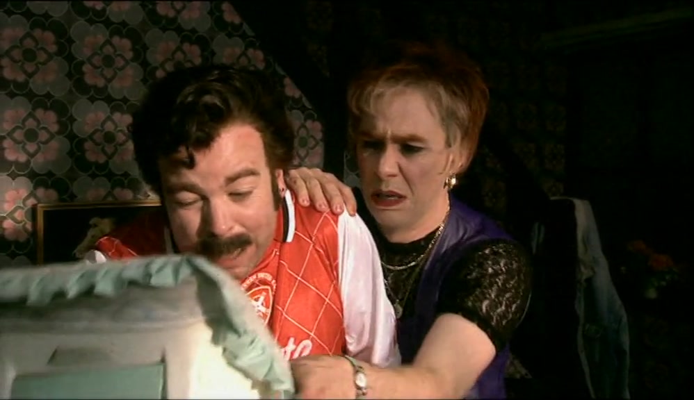 - SHE DON'T MEAN THAT, JADE! - I CAN'T SEE COLOURS! 