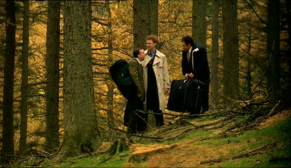 - HAVE YOU GOT THROUGH? - NO. THE BATTERY'S DEAD. 
