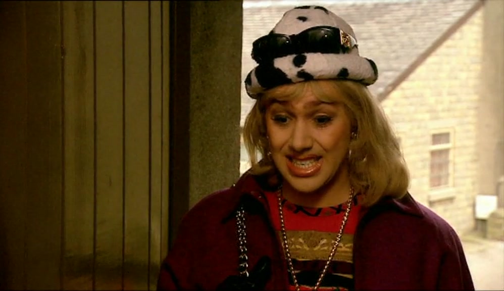 WOULD YOU TELL HER MRS LEVINSON'S HERE?  