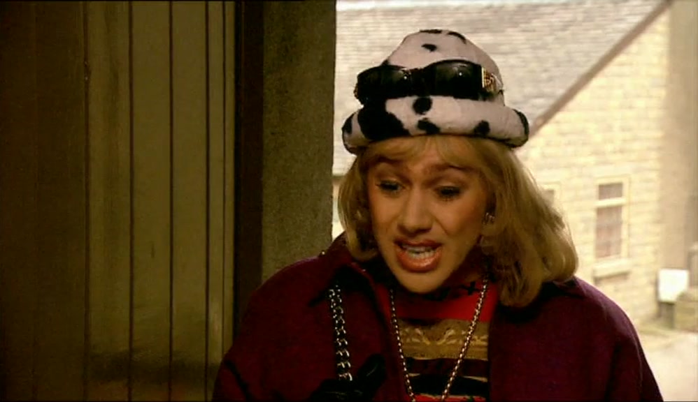 WOULD YOU TELL HER MRS LEVINSON'S HERE?  