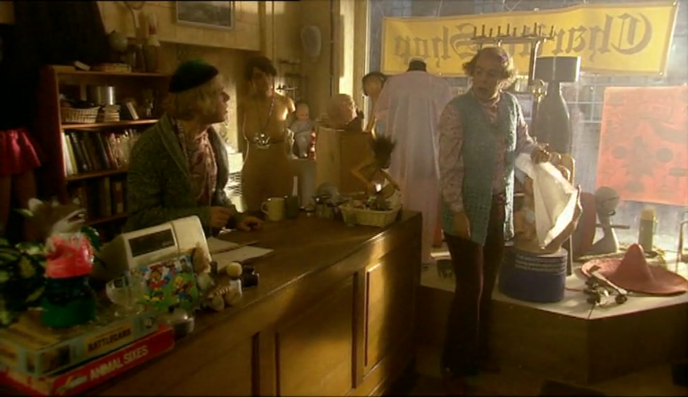 OOH! WELL, SHE'S NO NEED TO BE SO RUDE, HAS SHE, DEAR? 
