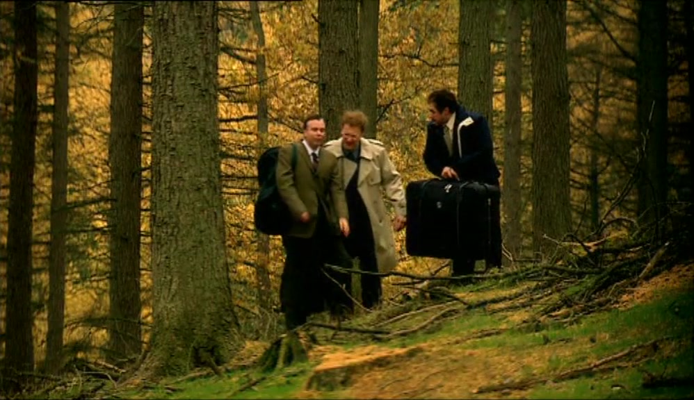 - HAVE YOU GOT THROUGH? - NO. THE BATTERY'S DEAD. 