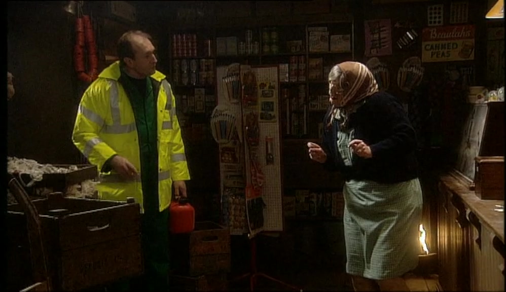 DO YOU KNOW IF THERE'S A GARAGE
 ANYWHERE? I RAN OUT OF PETROL.
 