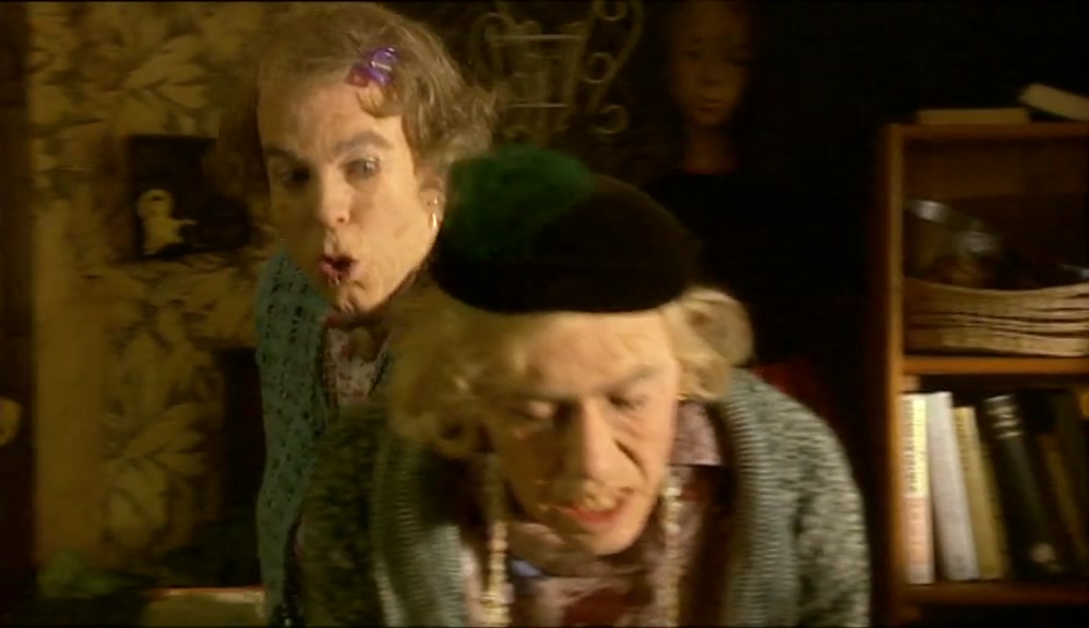 - YOU ARE RUDE, DEAR. - I'M NOT. 