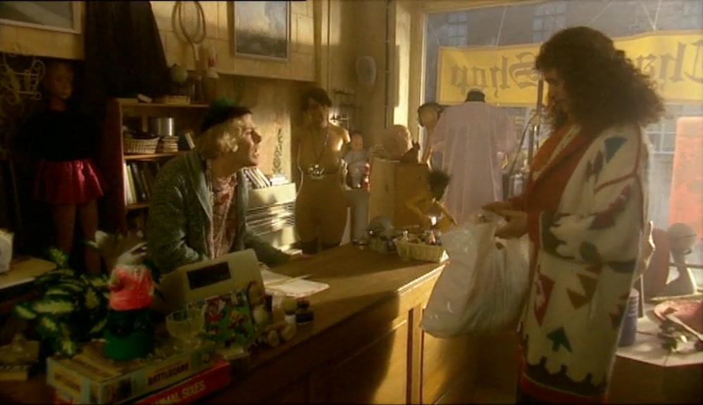 - I BROUGHT YOU SOME STUFF. - LOVELY! GOOD STUFF, IS IT? 