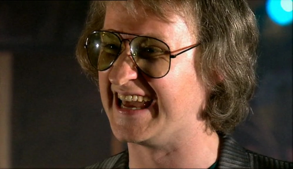 - OH, LES. - OR LIKE SMOKEY WITH CHUBBY BROWN. 