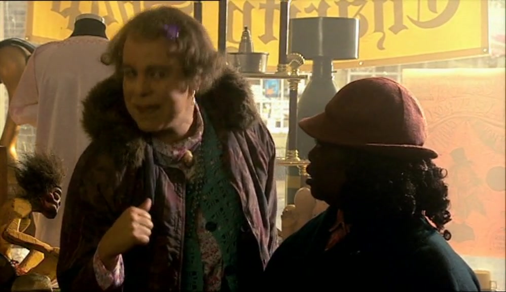 - IS THIS IT, DEAR? - YES. THIS IS THE BAG. 