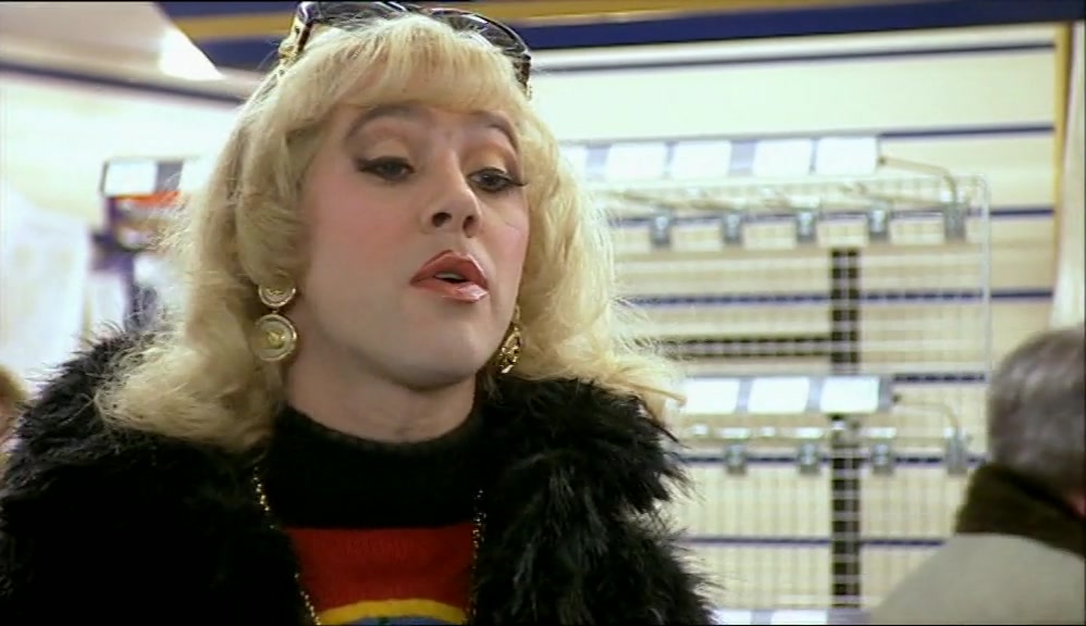 I WANTED TO REMIND YOU TO COME ROUND AND WASH THE BEDDING. 