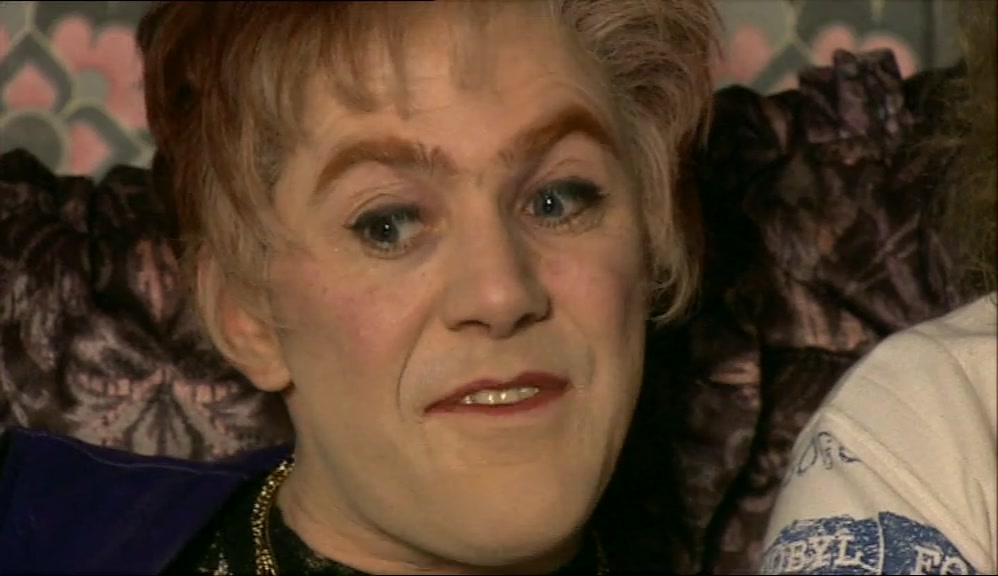 - IS IT FOR PIE? - NO, IT'S FOR ME. 