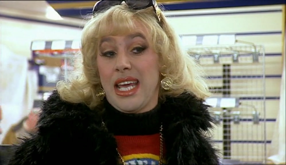 I WANTED TO REMIND YOU TO COME ROUND AND WASH THE BEDDING. 