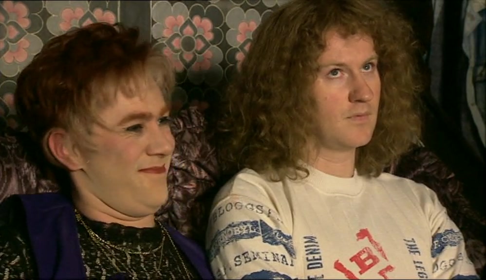 - NO. FATIMA WHITBREAD. - THAT'S ORANGE, YOU BLIND BITCH! 