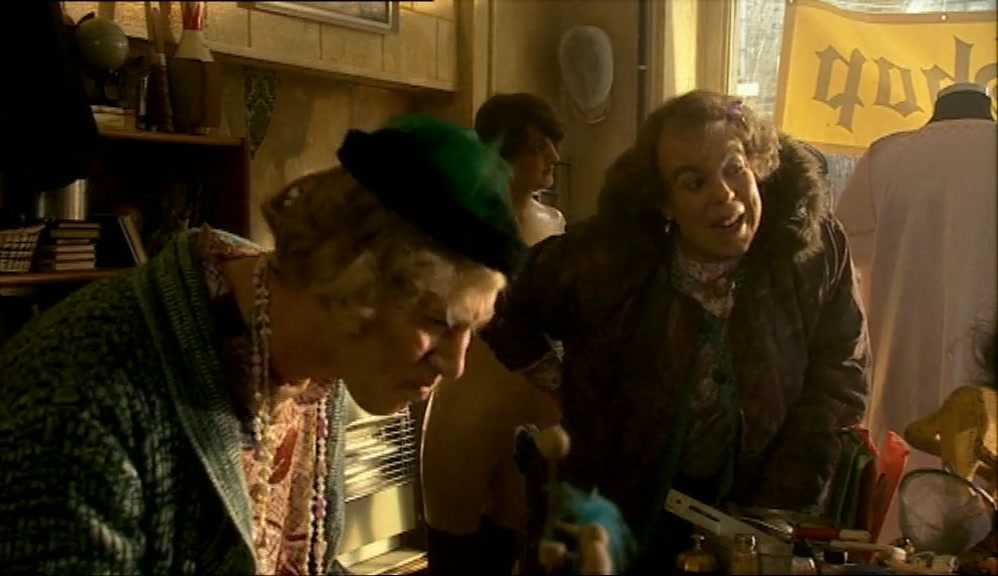 - I THINK IT WAS ON THURSDAY. - THURSDAY? 