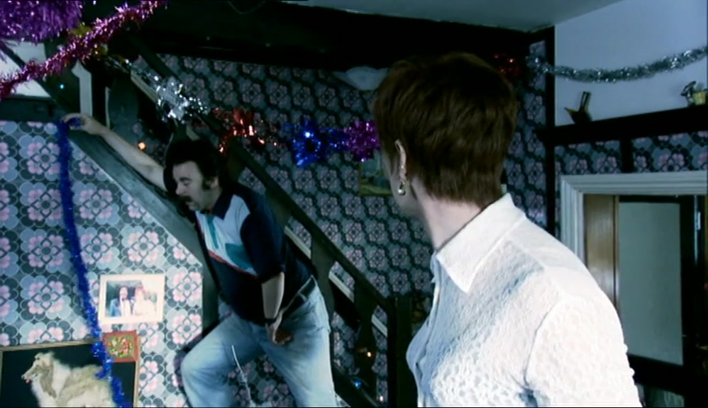 - HURRY UP, JULIE! - DON'T SHOUT! 