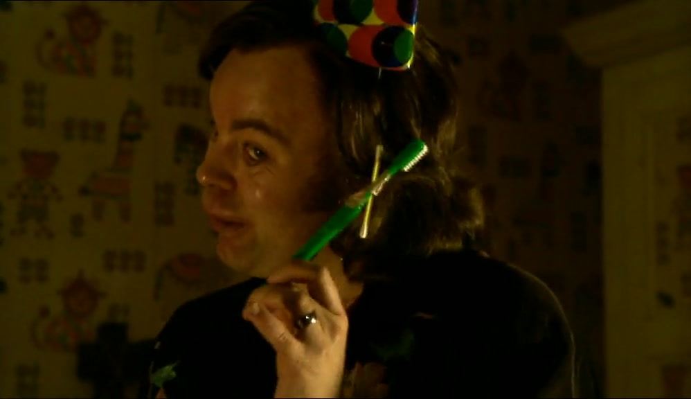 I DON'T KNOW WHAT YOU CAN BE DOING WITH THIS IN YOUR BED. 