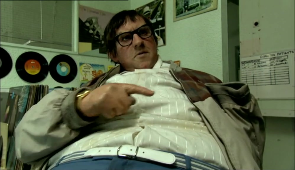 - BOOK ME IN! STICK AN ARM ON! - WHOA! PRESS PAUSE. 