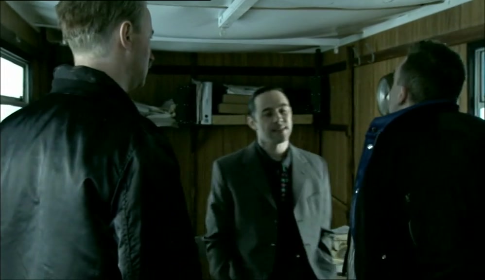 - HERE'S 30 QUID. - THANKS! I'LL GET SOME POP. 