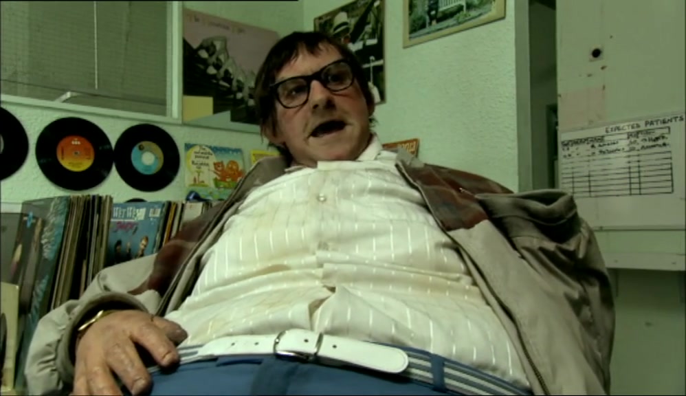 - BOOK ME IN! STICK AN ARM ON! - WHOA! PRESS PAUSE. 