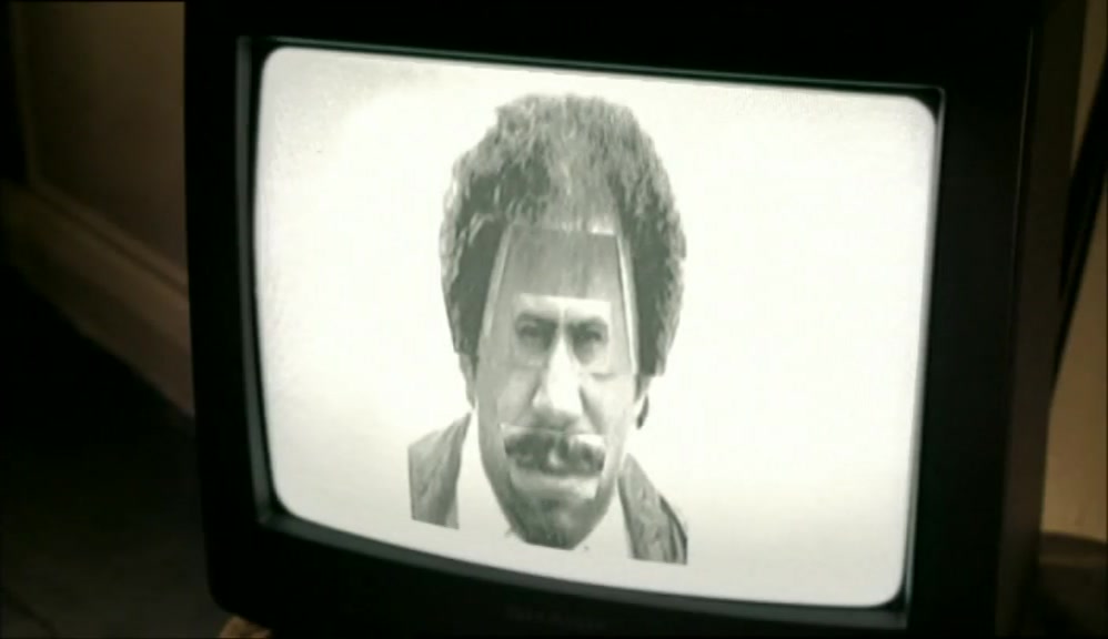 - POLICE ISSUED THIS PHOTOFIT. - (MAN) GOD, HE'S UGLY! 