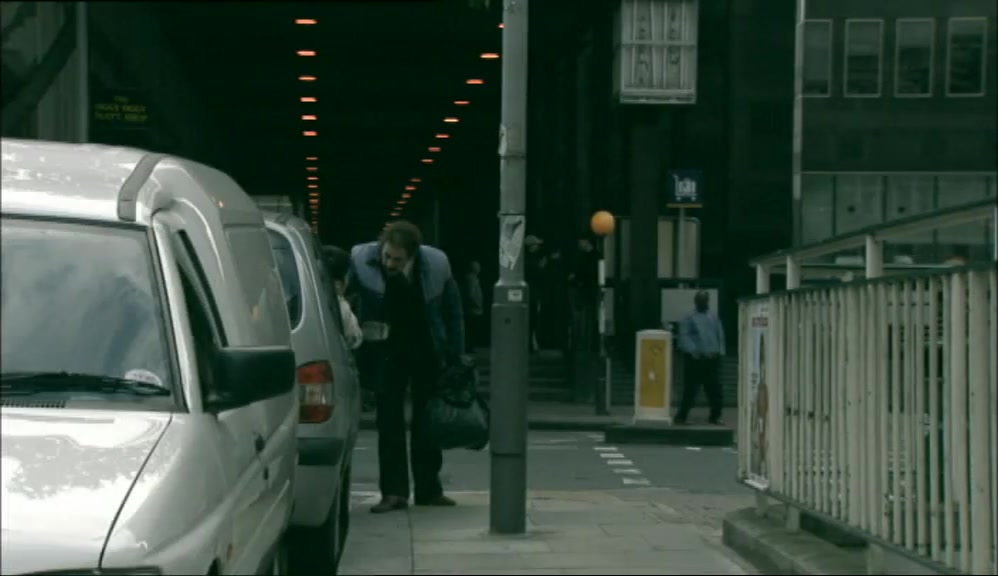 GO TO EUSTON SQUARE AND JUMP ON THE METROPOLITAN LINE. 