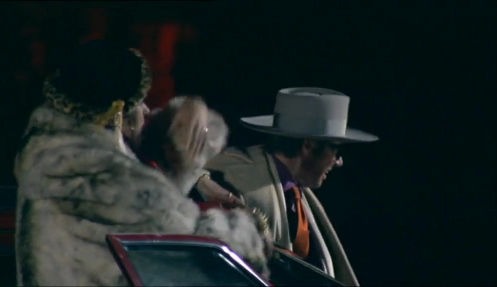 - WE NEED YOU FOR NOTTINGHAM. - COME ON, DARLIN'. 